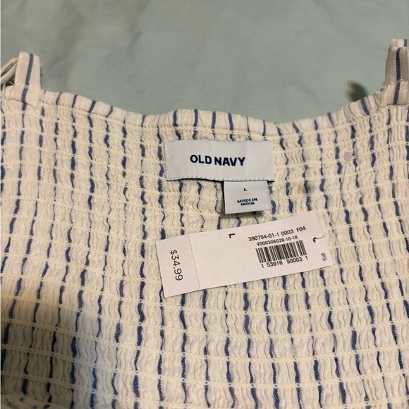 Old Navy Textured White and Blue Top - Picture 5 of 5